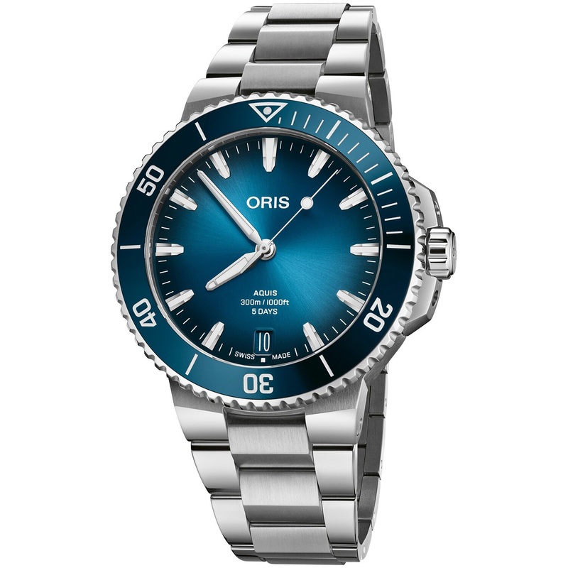 Oris Aquis Date Calibre 400 Bi-Color Blue Dial on Bracelet